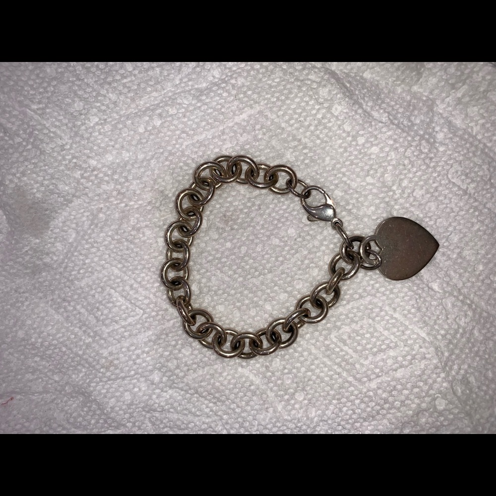 Tiffany’s Heart Pendant Bracelet
